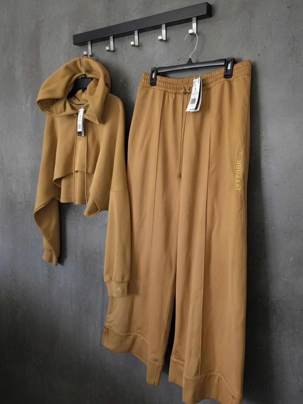 NWT Adidas x Ivy Park Hooded Shrug & Wide-Leg Pants | Mesa - Picture 2 of 7
